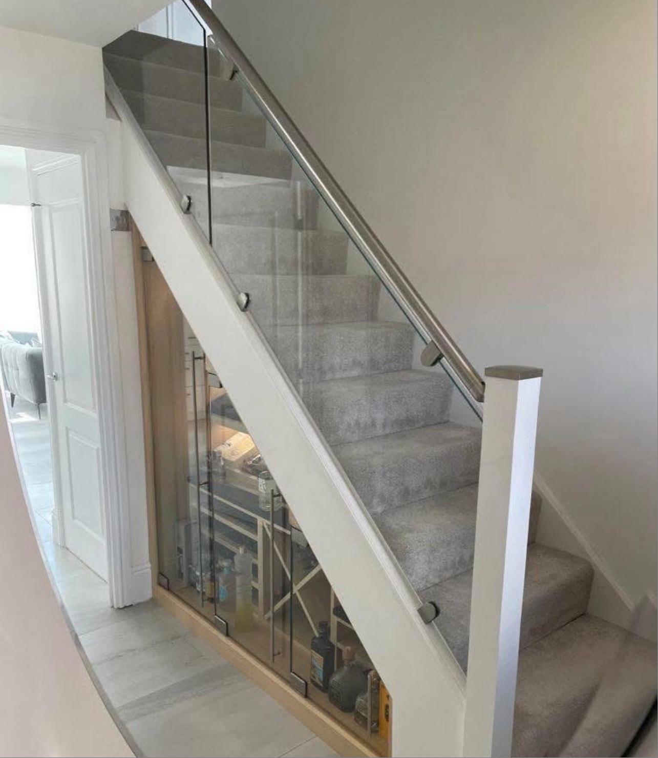 Glass balustrade design